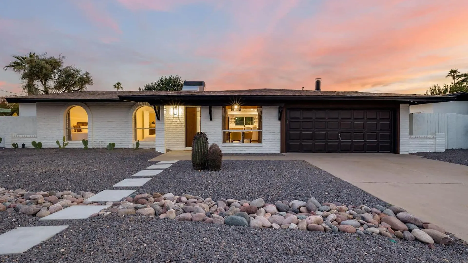 Modern Cactus Home - Luxe With Spa-Baths Pool & Firepit Феникс 0*,  США