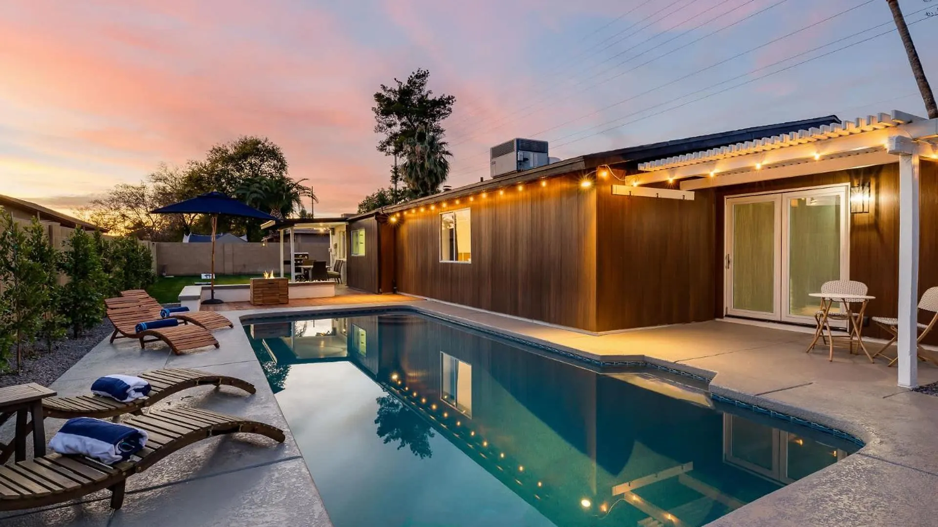 Дом отдыха Modern Cactus Home - Luxe With Spa-Baths Pool & Firepit Феникс