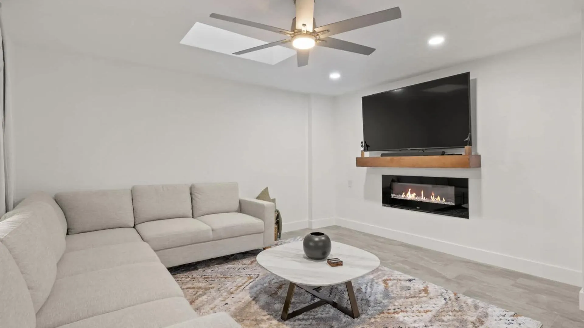 Modern Cactus Home - Luxe With Spa-Baths Pool & Firepit Феникс